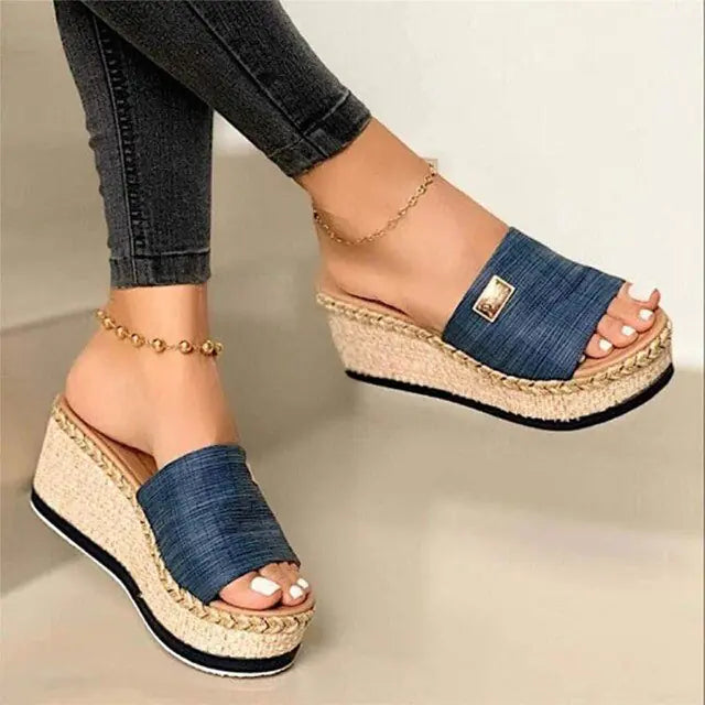 Universal Women's Platform Sandals