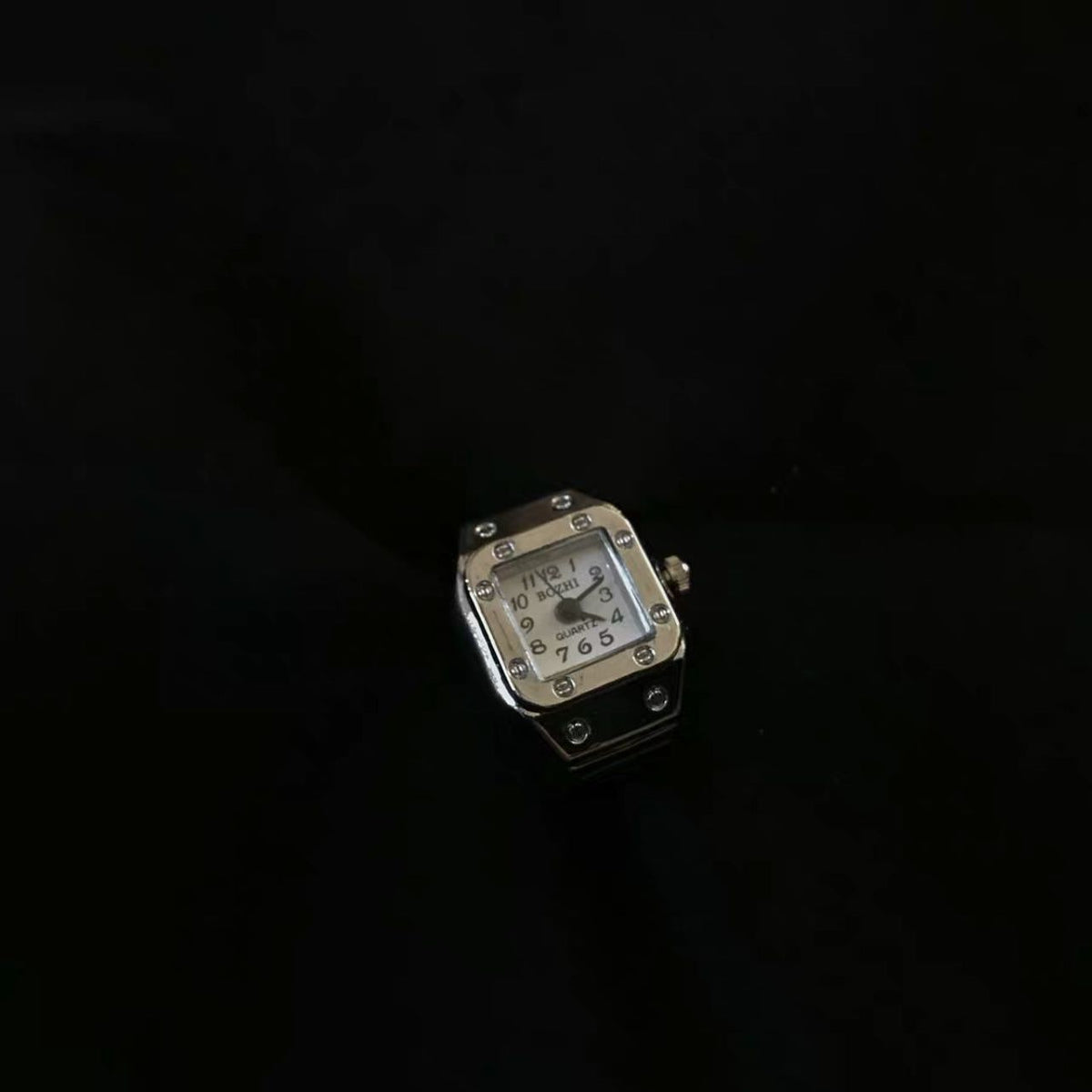 Vintage Couple Watches with Simple Ring Design